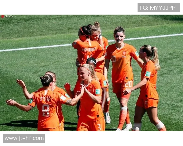 意大利女足与荷兰女足激战正酣谁能在欧洲赛场脱颖而出